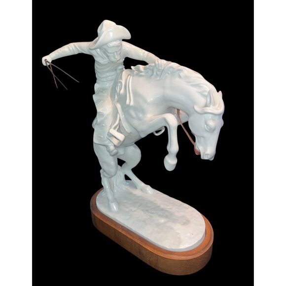 Frederick Remington's Bronco Buster Porcelain Gift World of Gorham Cowboy Wester - Picture 1 of 7